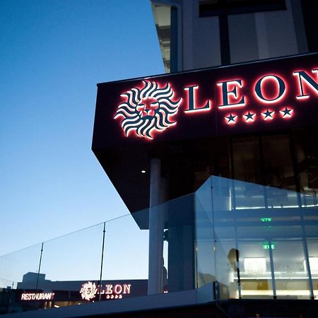Hotel Leon & Spa 阿拉德 外观 照片