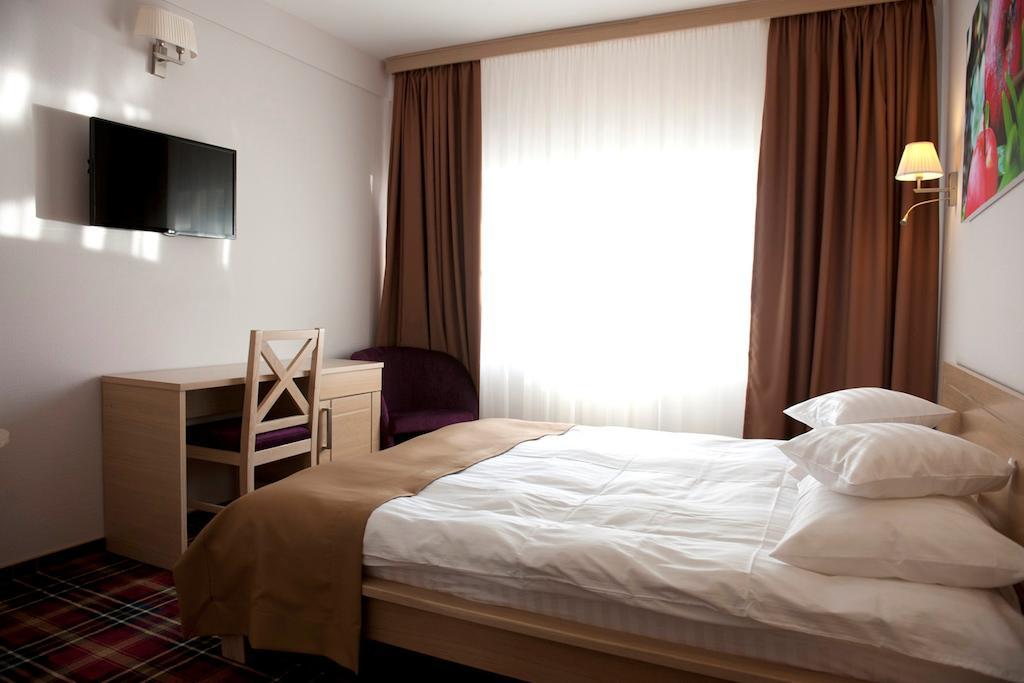 Hotel Leon & Spa 阿拉德 客房 照片