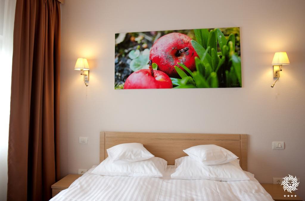 Hotel Leon & Spa 阿拉德 客房 照片
