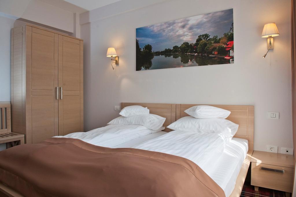 Hotel Leon & Spa 阿拉德 客房 照片